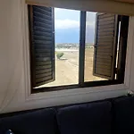 Danit Apartmnt By The Sea Apartment *
