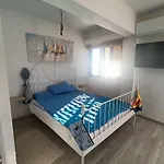 Danit Apartmnt By The Sea Apartment Zygi