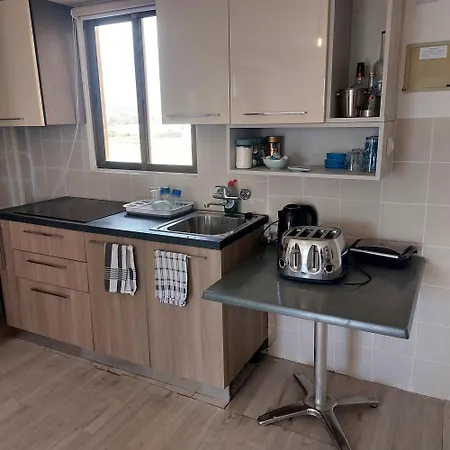 Danit Apartmnt By The Sea Apartment *