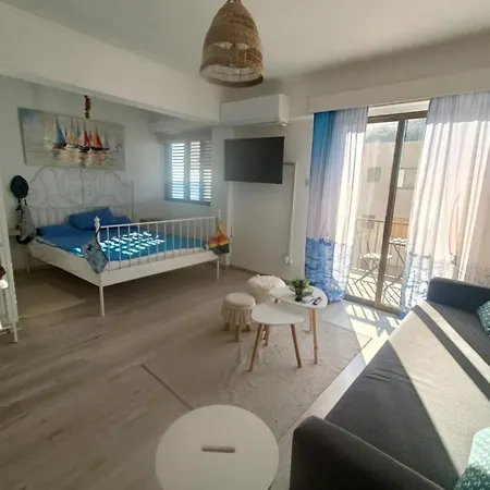 Danit Apartmnt By The Sea Apartament *