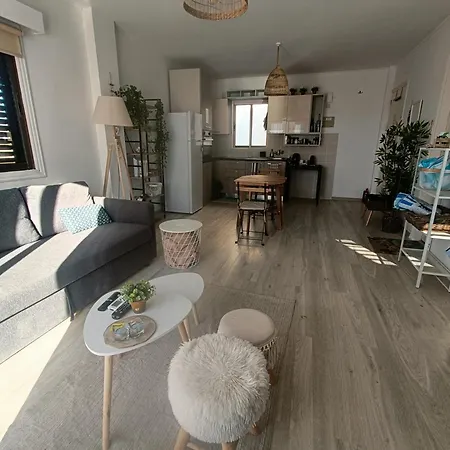 Apartment Danit Apartmnt By The Sea Zygi