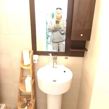 Danit Apartmnt By The Sea Apartamento *