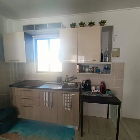 Danit Apartmnt By The Sea *
