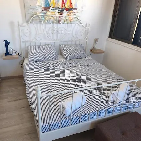 Danit Apartmnt By The Sea דירה *