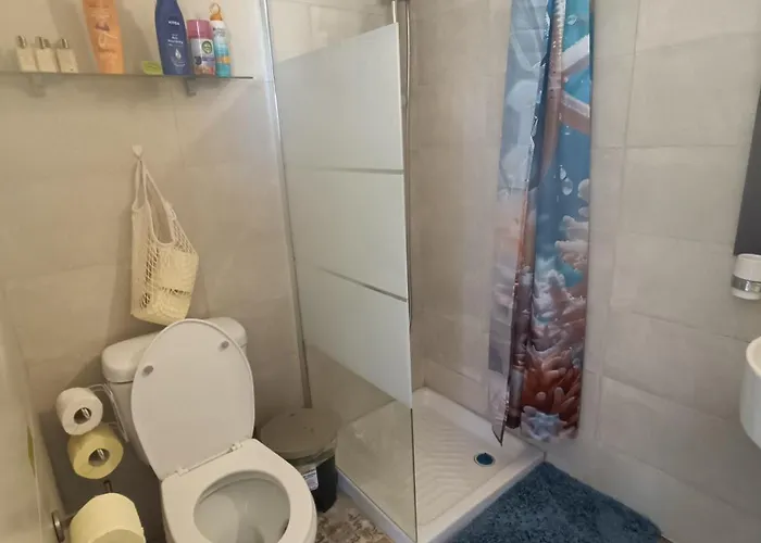 아파트 Danit Apartmnt By The Sea Zygi