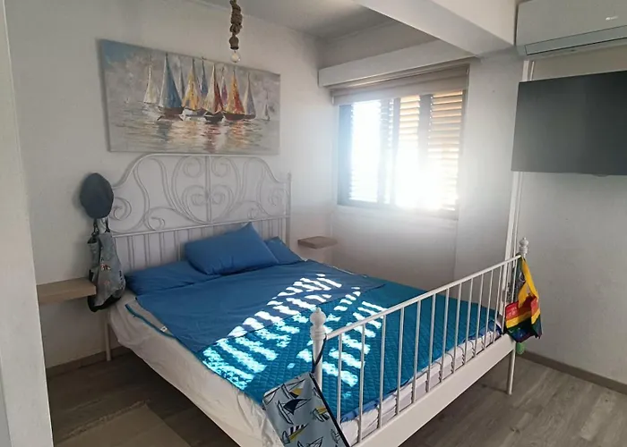 Danit Apartmnt By The Sea 아파트 Zygi